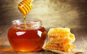 Mật ong giúp khắc phục tình trạng thâm nám hiệu quả