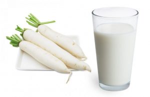 Củ cải trắng chứa nhiều vitamin C cùng một số dưỡng chất khác tốt cho làn da