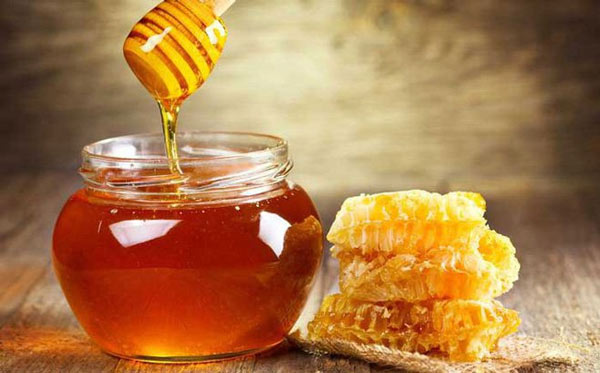 trị viêm nang lông bằng mật ong